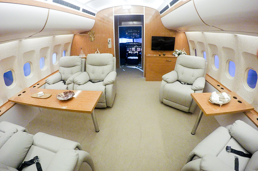 Özel Jet Uçak Dekoru Dikine Kesit Uçak Dekoru