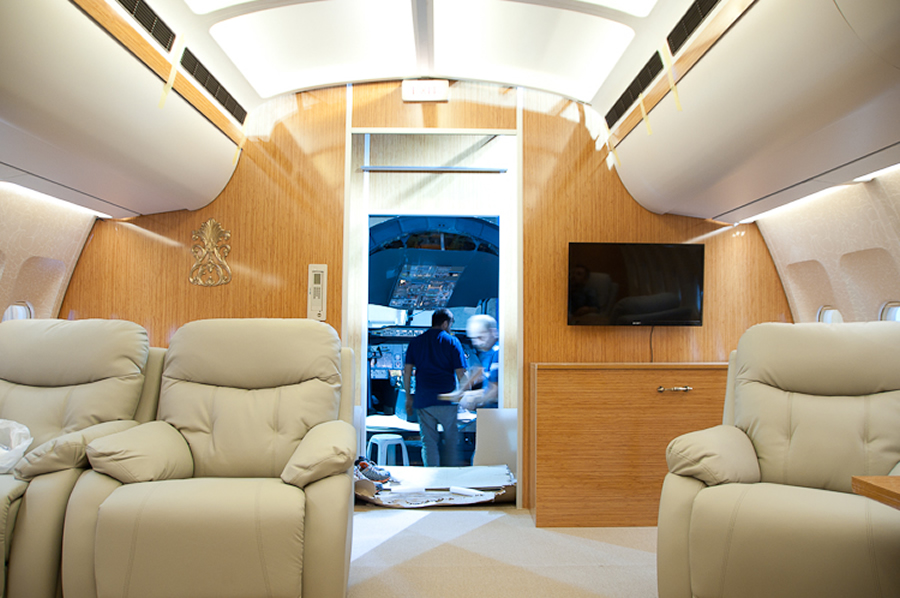 Özel Jet Uçak Dekoru Dikine Kesit Uçak Dekoru